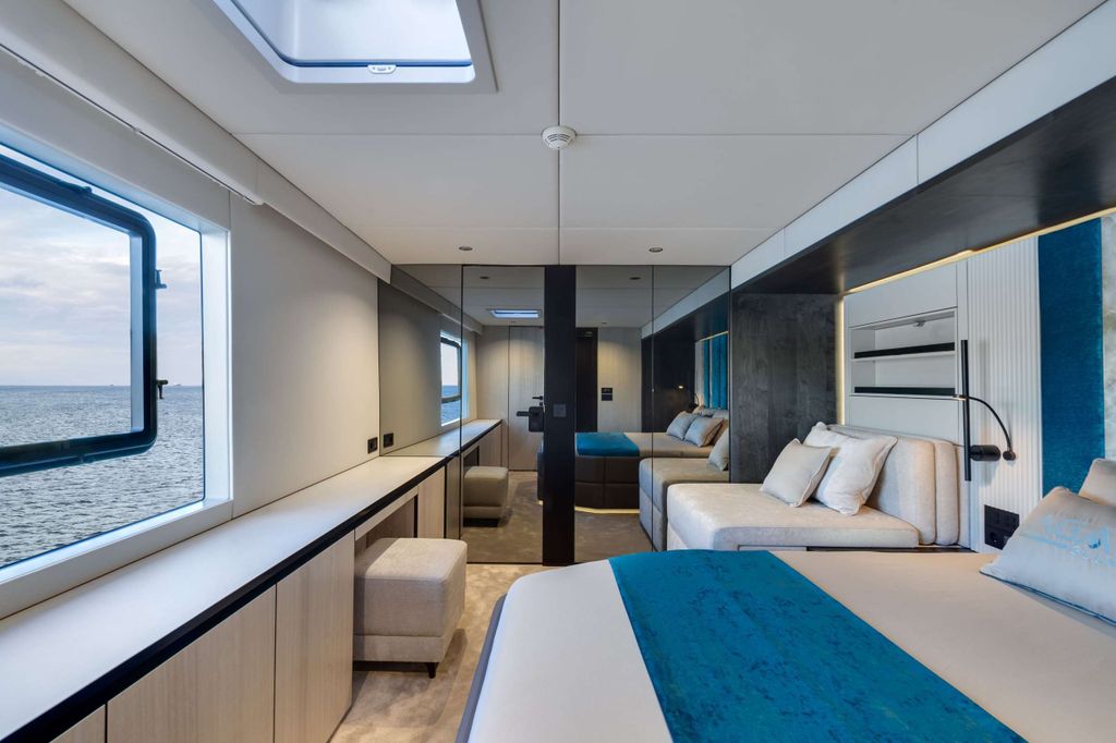 AGATA BLU - Boat Images