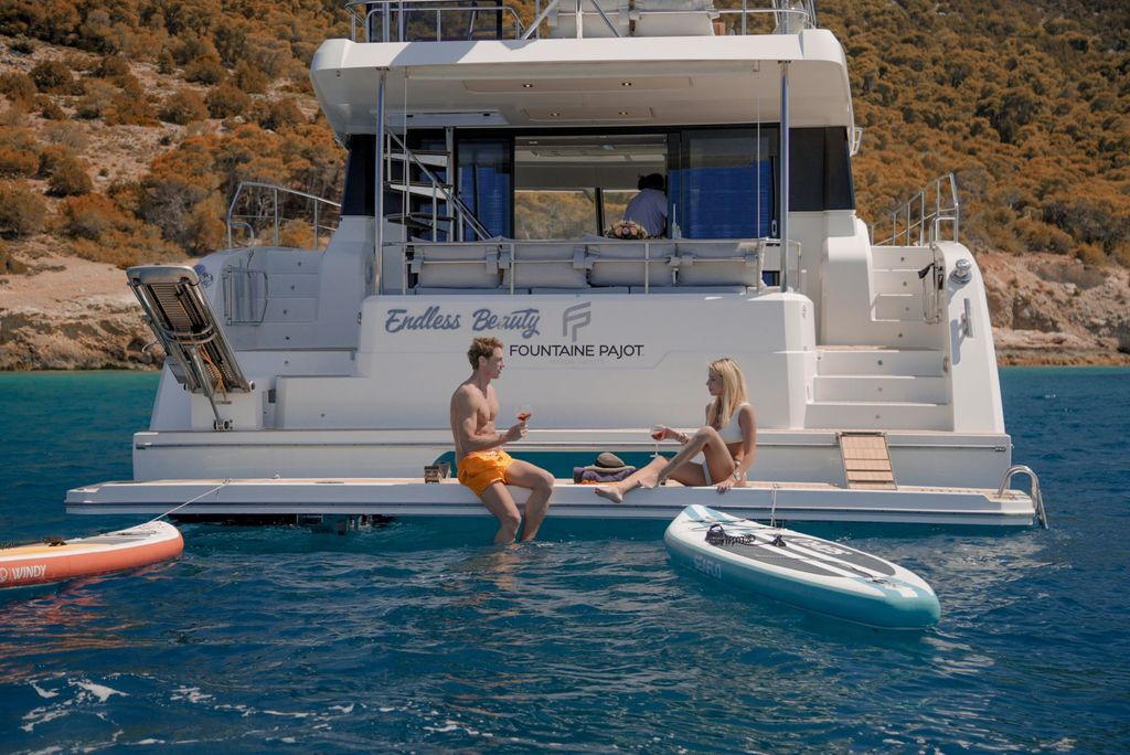 ENDLESS BEAUTY - Boat Images