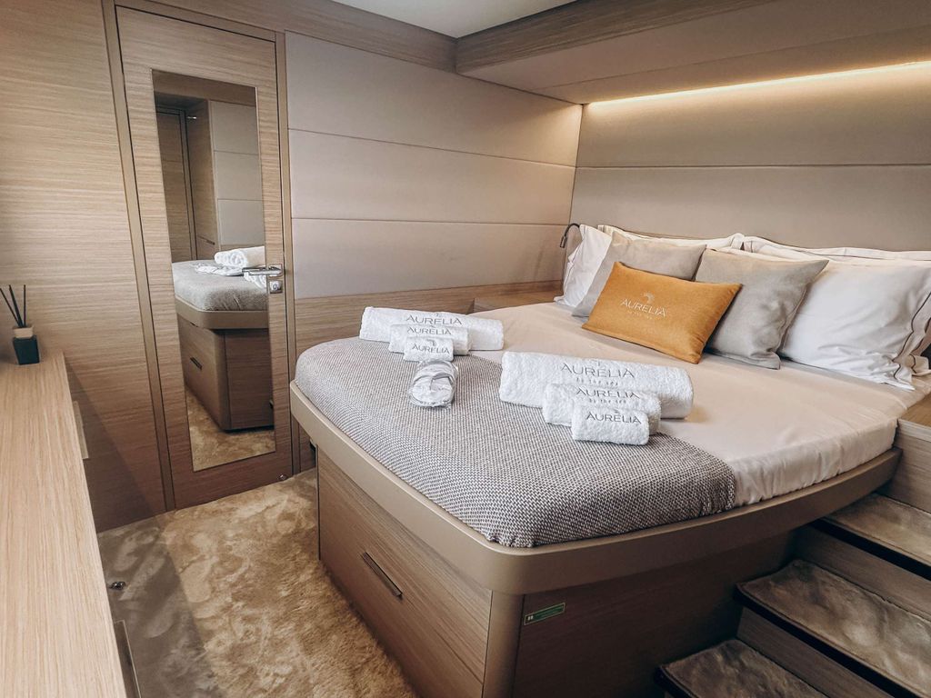 AURELIA - Boat Images