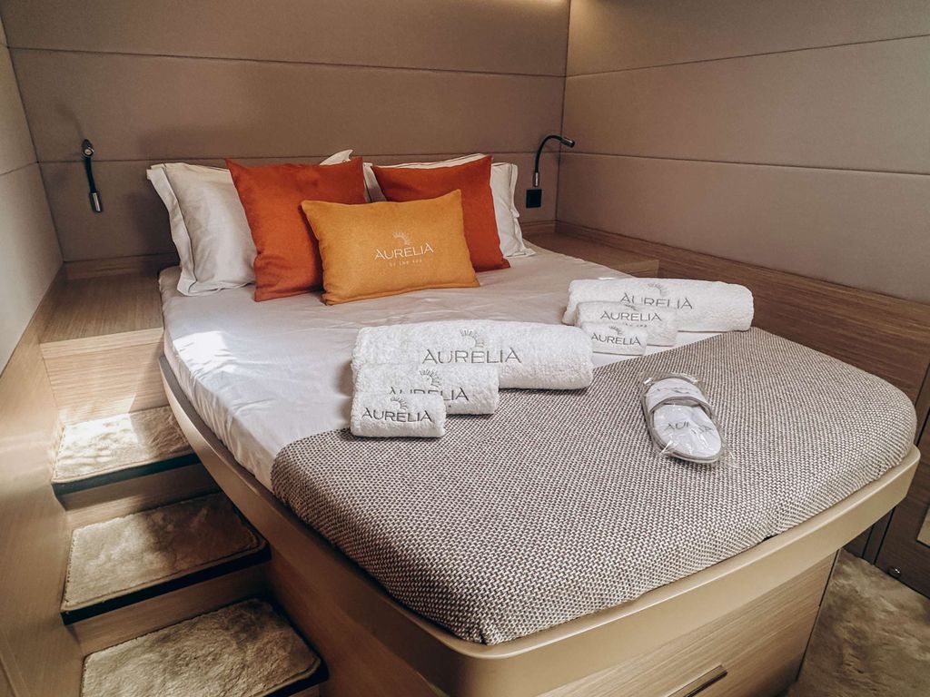 AURELIA - Boat Images