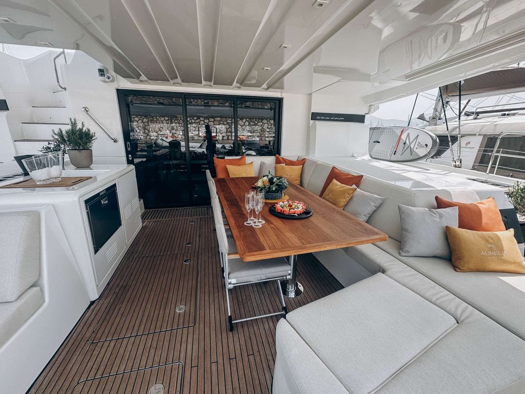 AURELIA - Boat Images