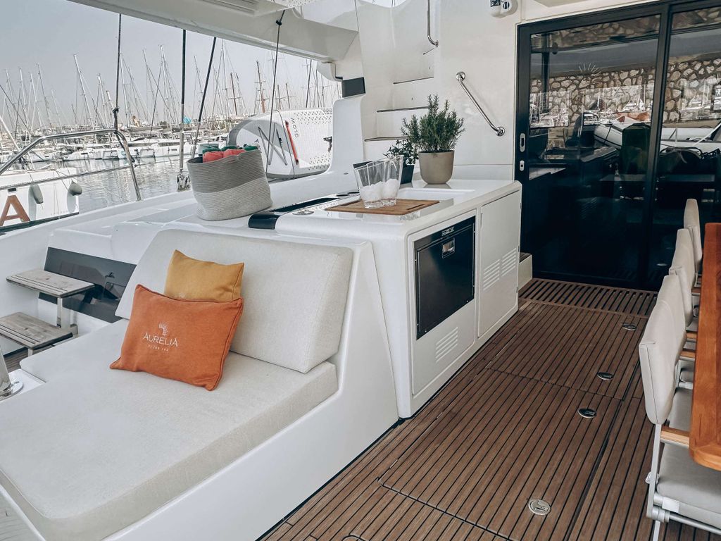 AURELIA - Boat Images