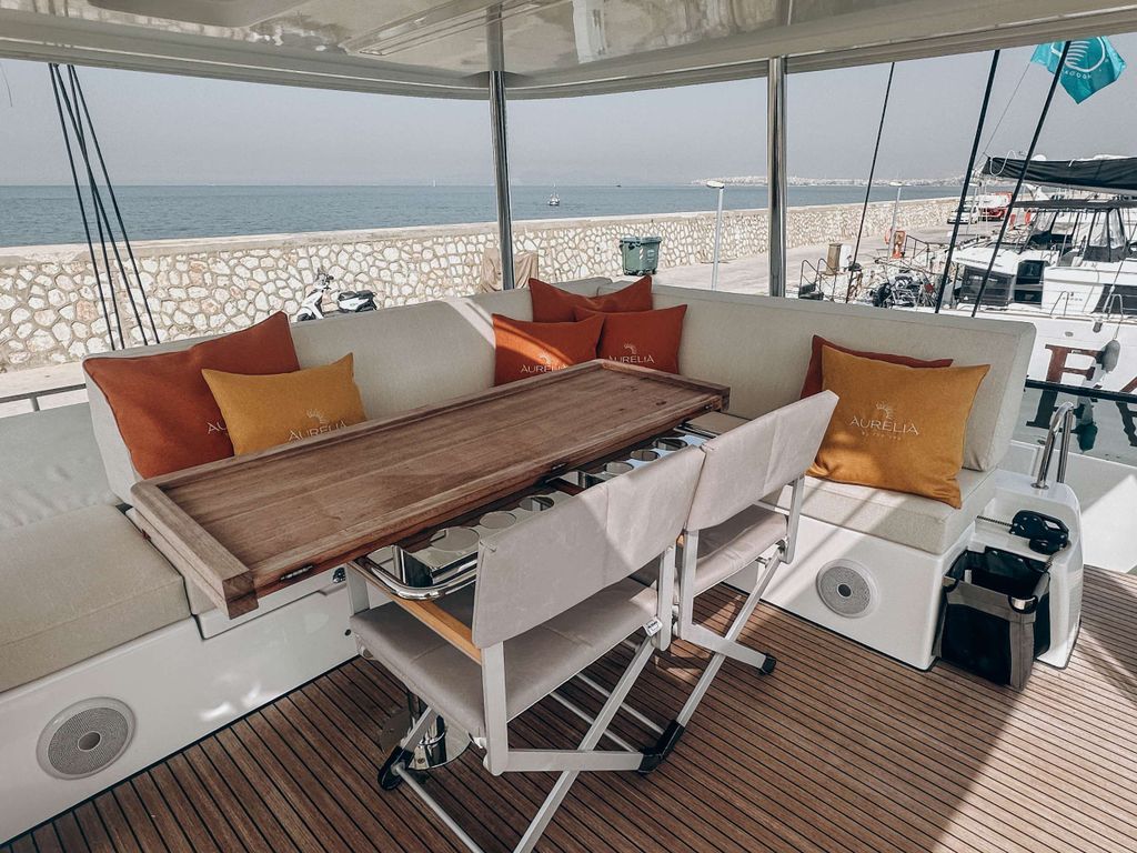 AURELIA - Boat Images