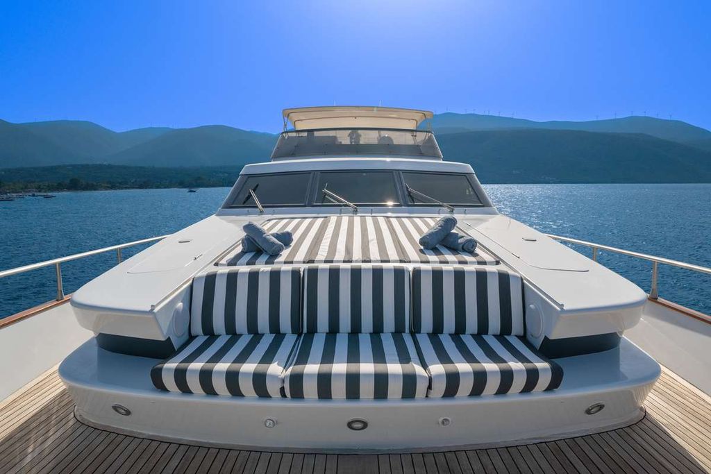 OPERA - Boat Images