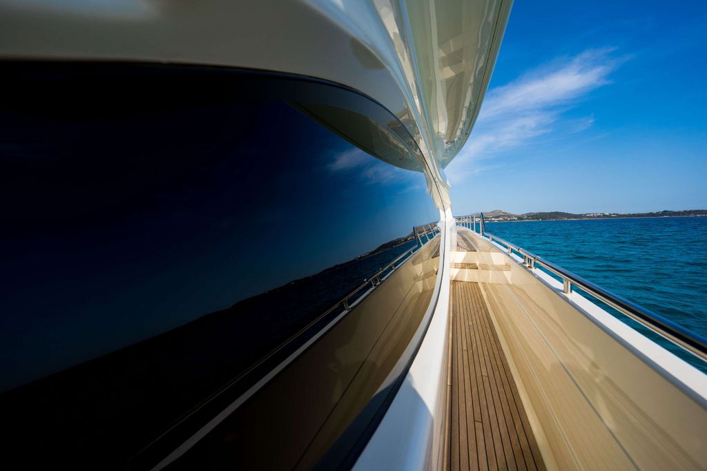 NINETEEN - Boat Images