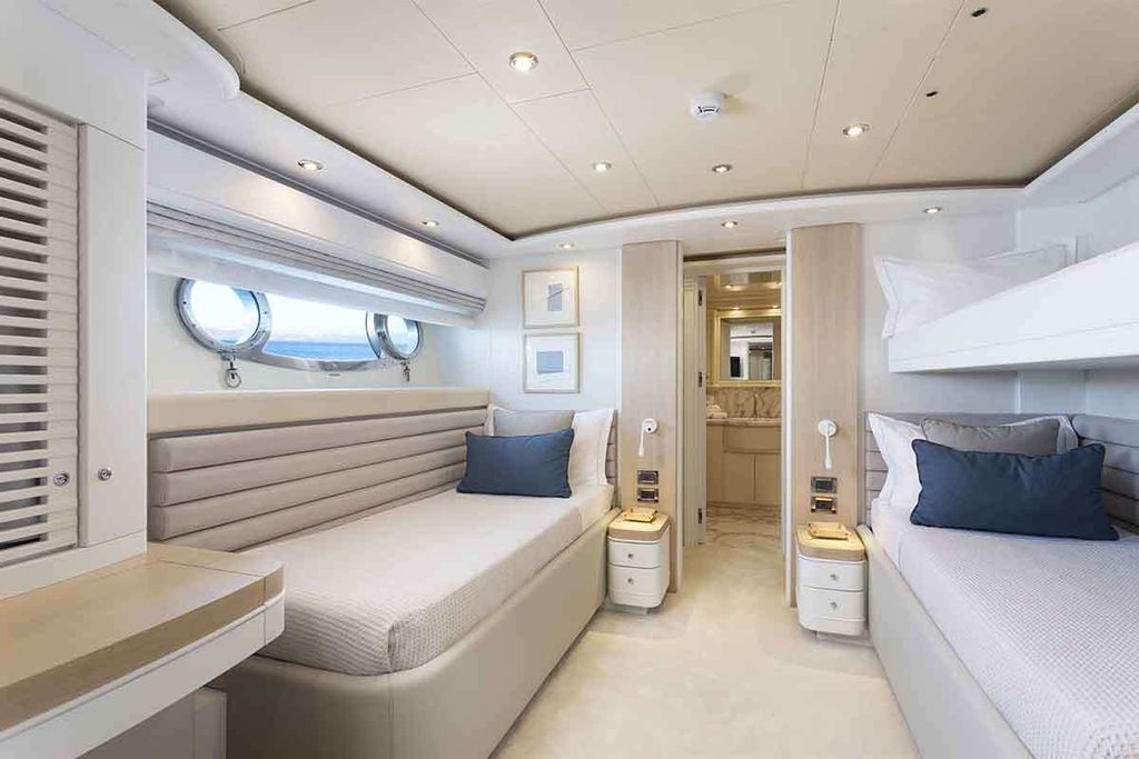 PARADISE - Boat Images