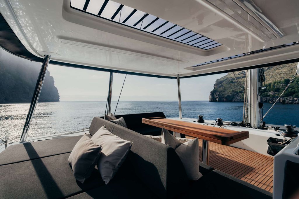 ALMOSTA ROAD - Boat Images