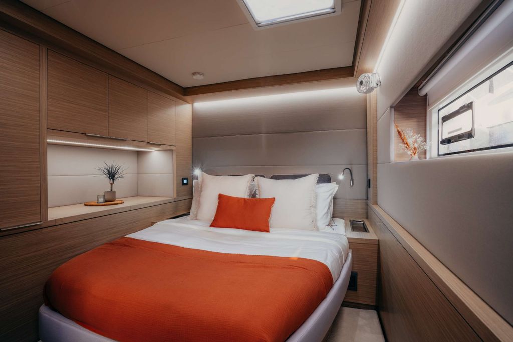 ALMOSTA ROAD - Boat Images