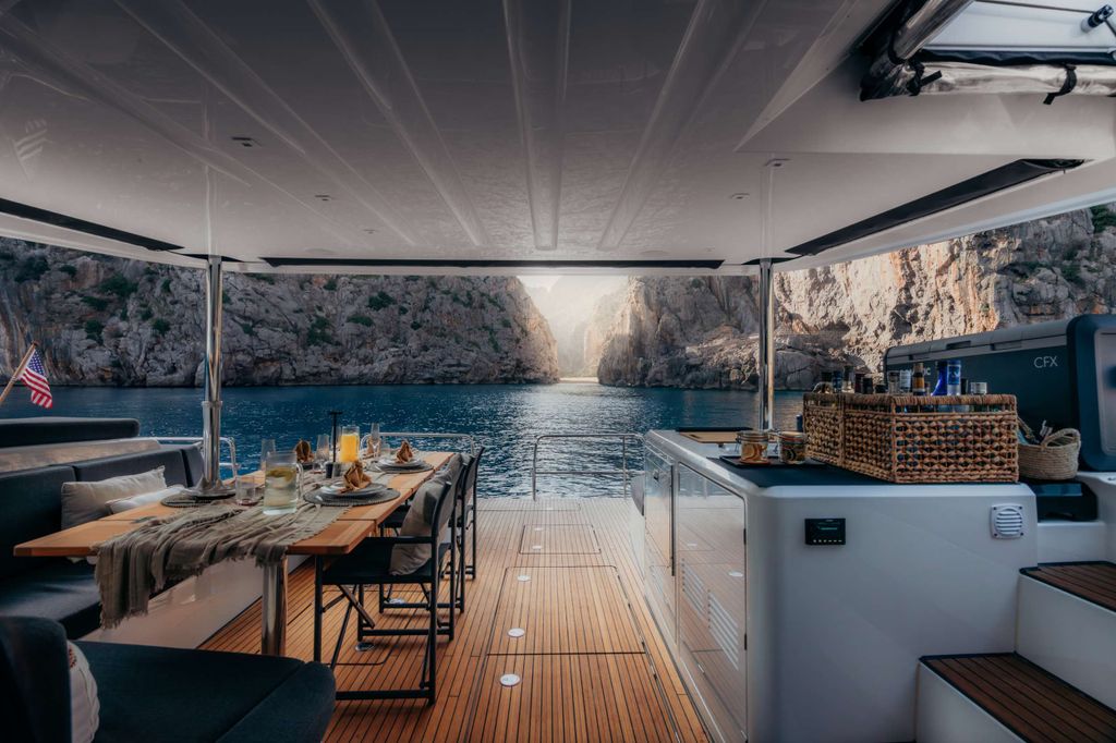 ALMOSTA ROAD - Boat Images