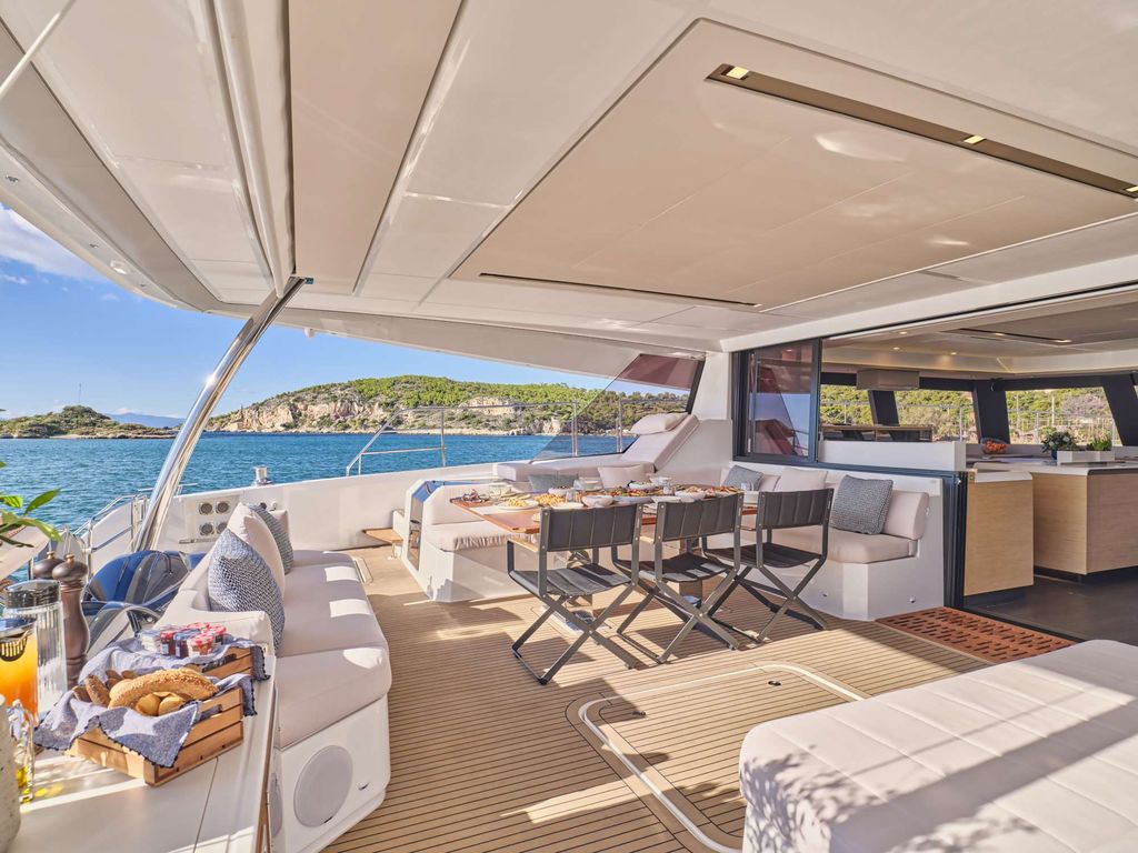 MAJESTY OF GREECE - Boat Images