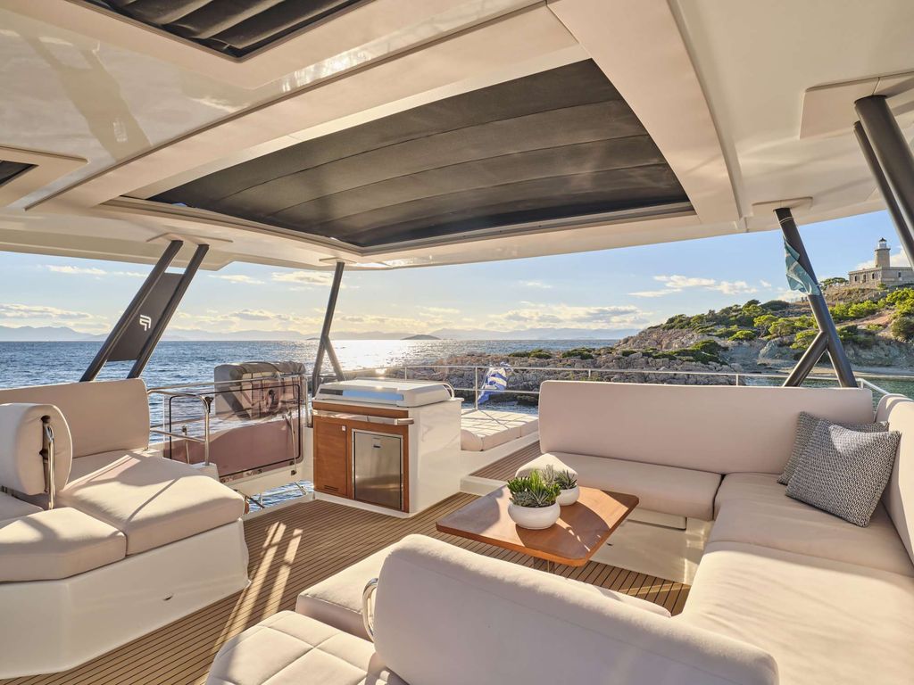 MAJESTY OF GREECE - Boat Images