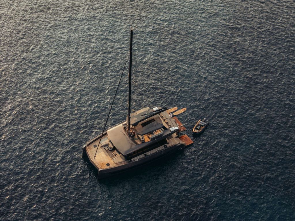 Honeymoon - Boat Images