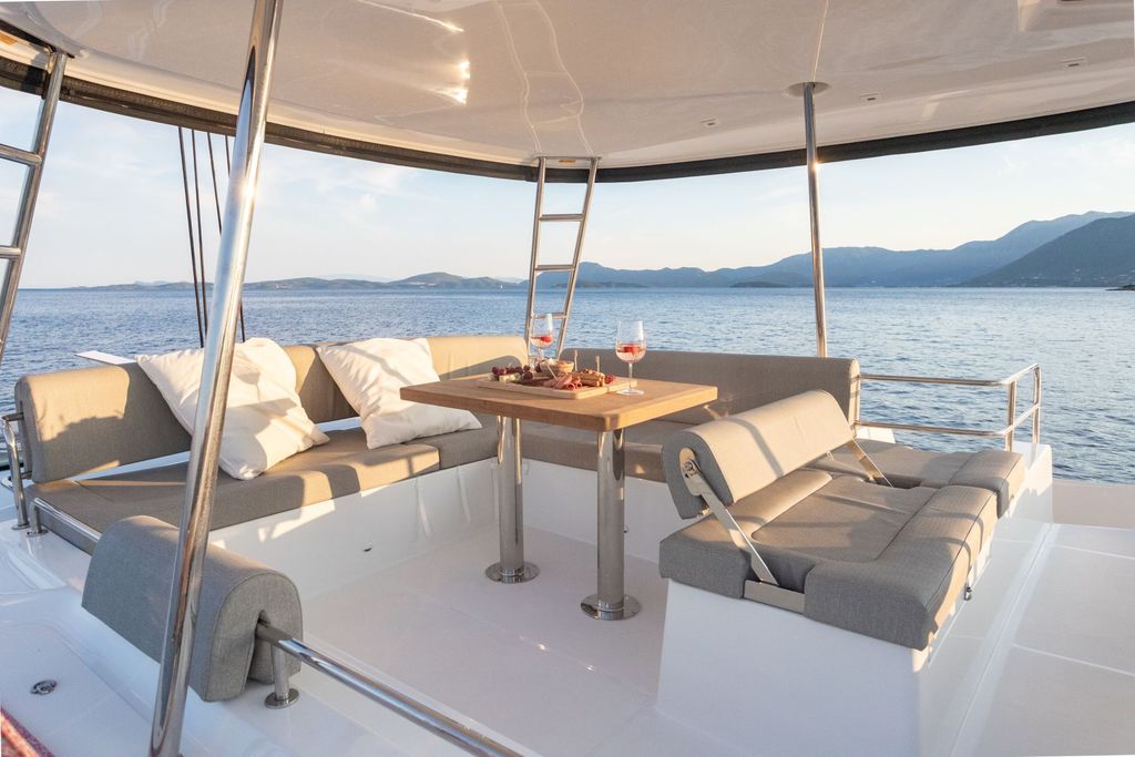 ARANEL - Boat Images