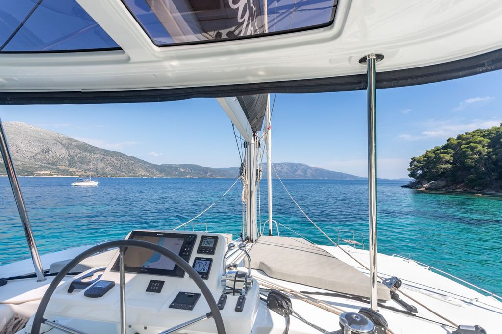ARANEL - Boat Images