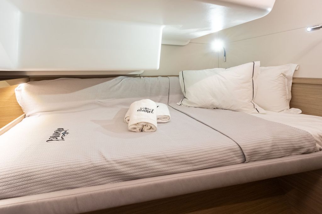 ARANEL - Boat Images