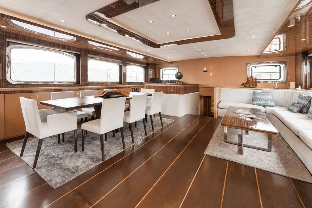 LE PIETRE - Boat Images