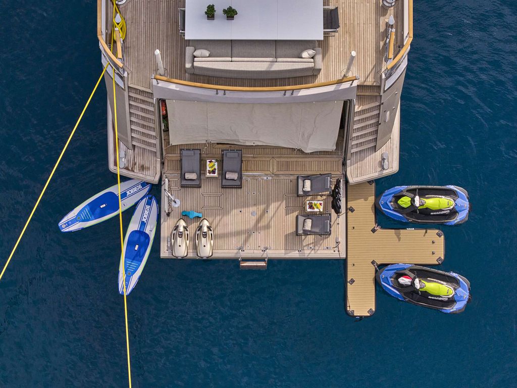 LA PELLEGRINA 1 - Boat Images