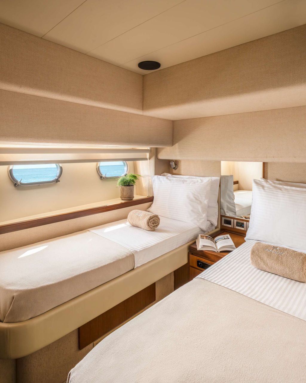 ESCAPE - Boat Images