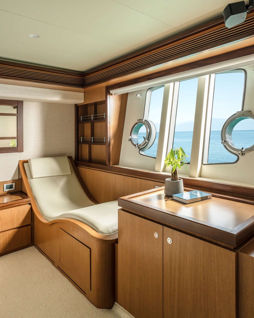 ESCAPE - Boat Images