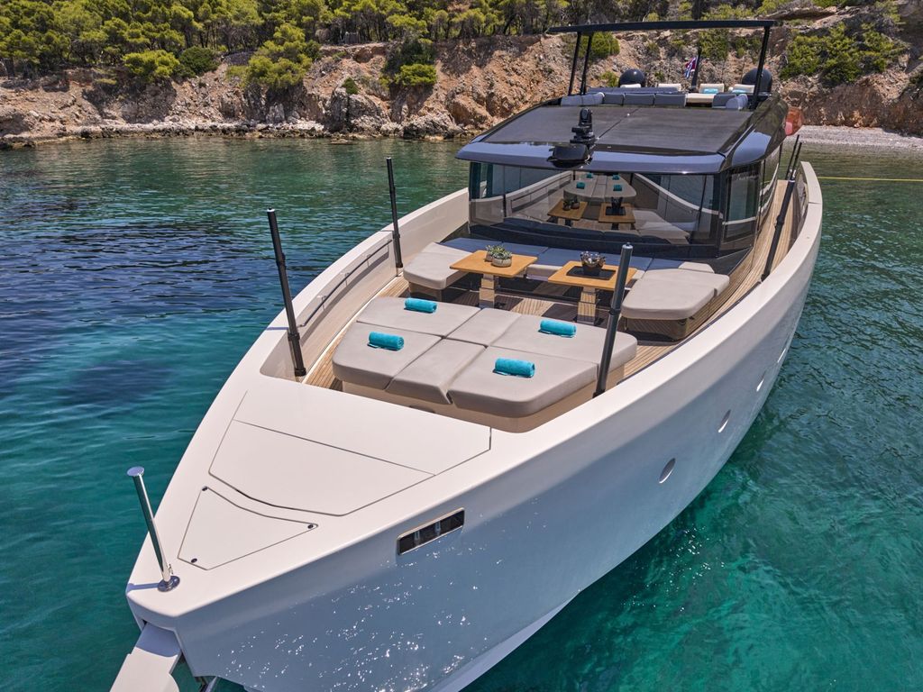 BESTIA - Boat Images
