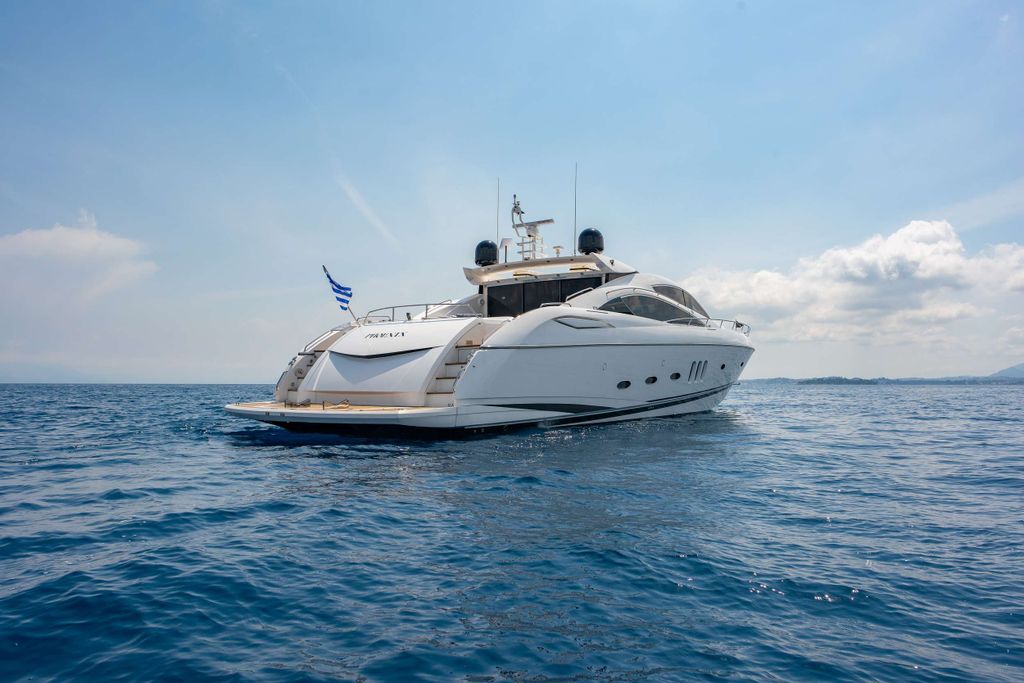PHOENIX - Boat Images