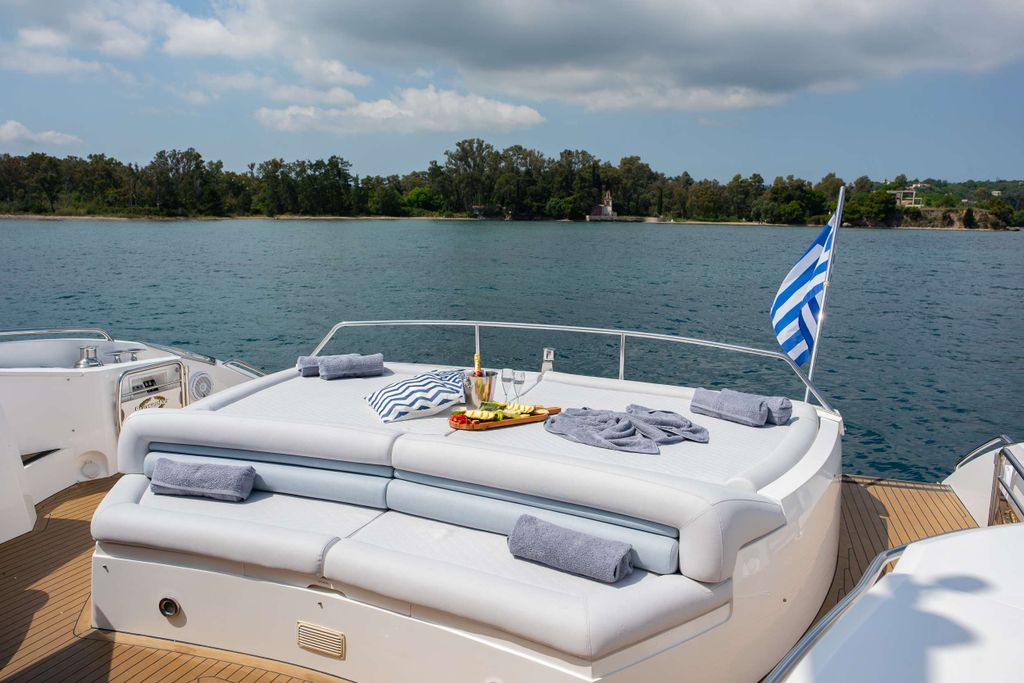 PHOENIX - Boat Images