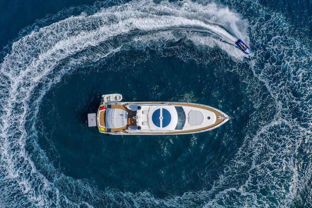 PHOENIX - Boat Images