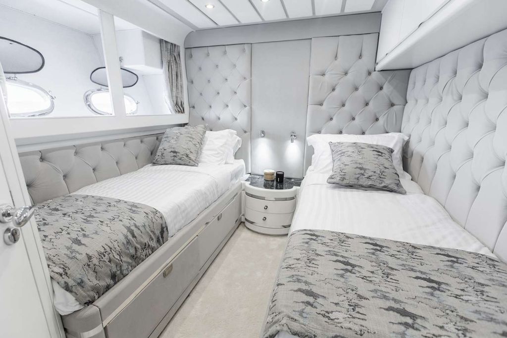 ANDROMEDA - Boat Images