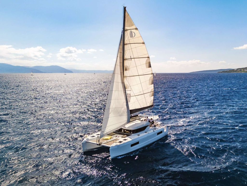 SOLANA - Boat Images