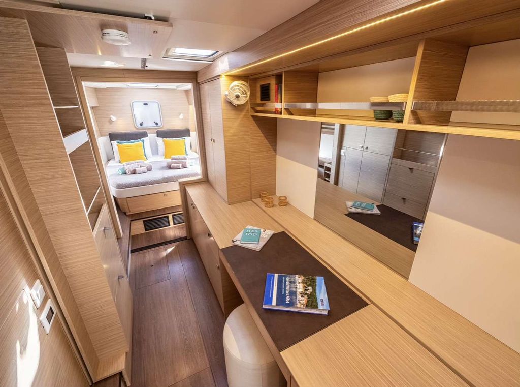 SOLANA - Boat Images