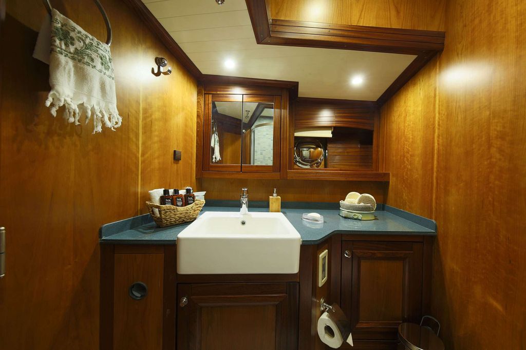 Lady Freya - Boat Images