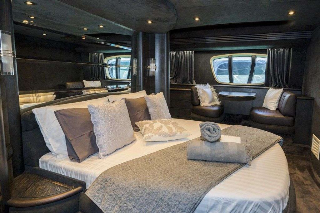 MEDUSA - Boat Images