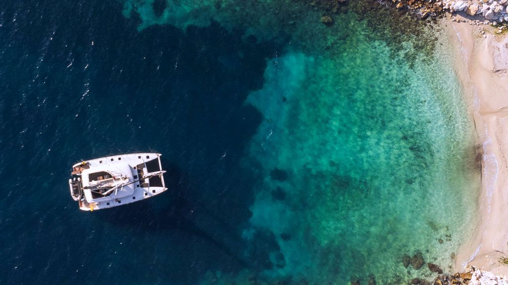 AURA - Boat Images