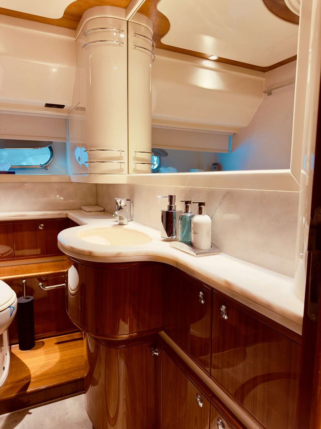 ARCELIA - Boat Images