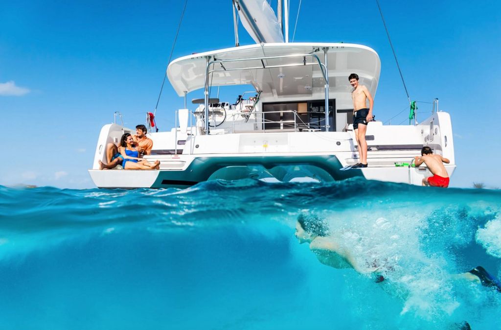 Queen Annezia – Lagoon 42 - Boat Images