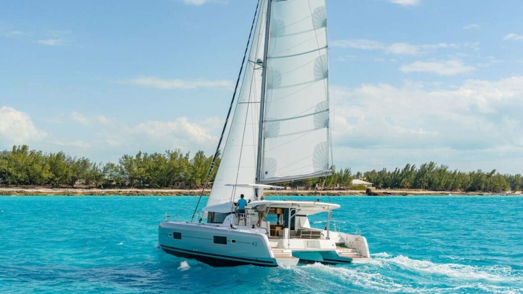 Queen Annezia – Lagoon 42 - Boat Images