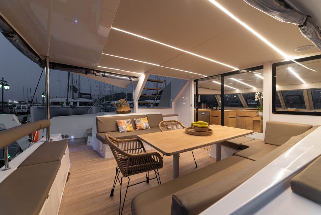Nautitech 47 Power Catamaran Pre-owned Power Catamaran for Sale in Greece - Boat Images