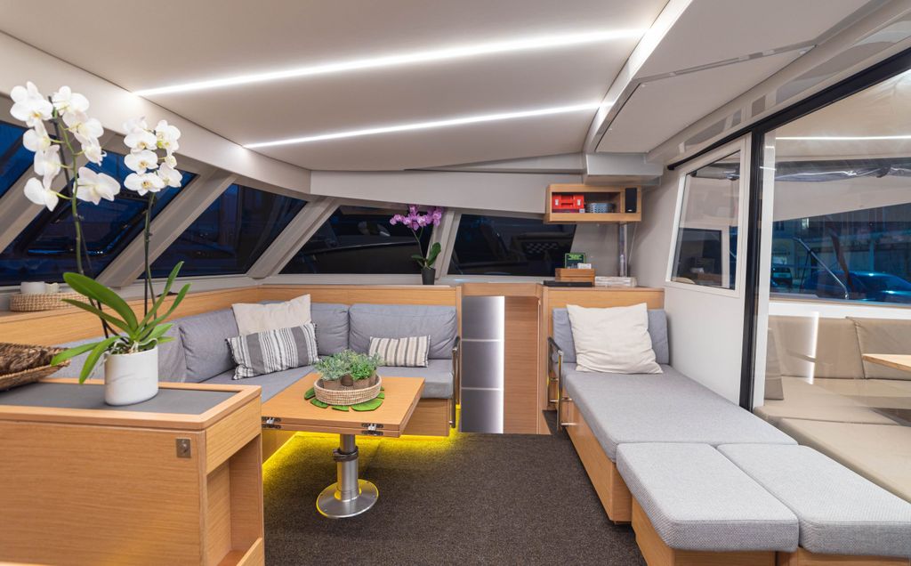 Nautitech 47 Power Catamaran Pre-owned Power Catamaran for Sale in Greece - Boat Images