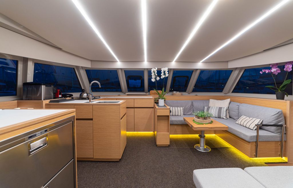 Nautitech 47 Power Catamaran Pre-owned Power Catamaran for Sale in Greece - Boat Images