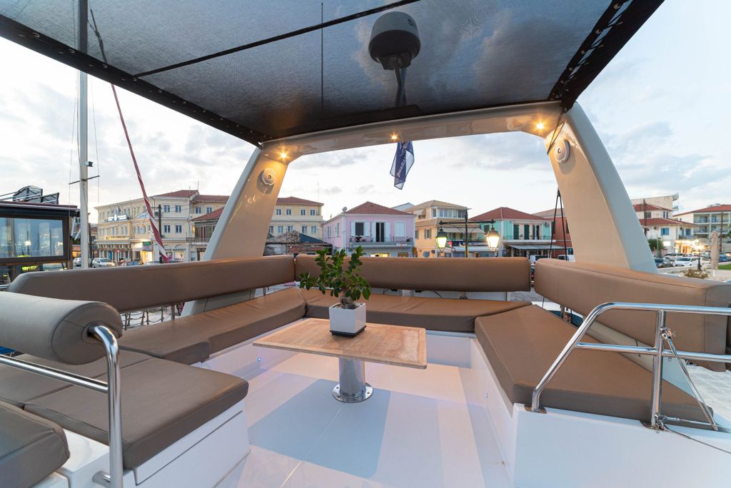 Nautitech 47 Power Catamaran Pre-owned Power Catamaran for Sale in Greece - Boat Images