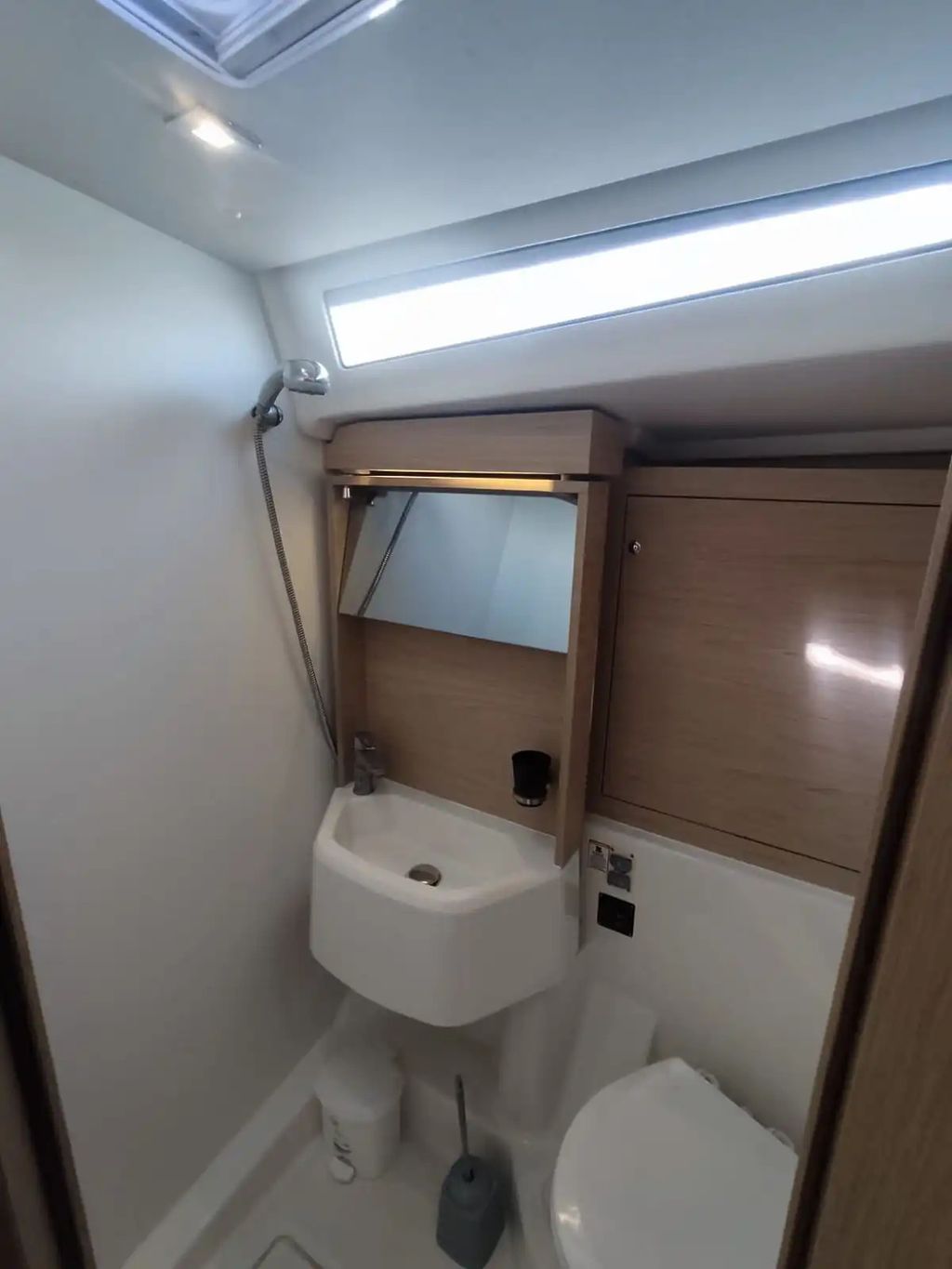 Beneteau Oceanis 51.1 Pre-Owned Yacht for Sale in Greece - Boat Images