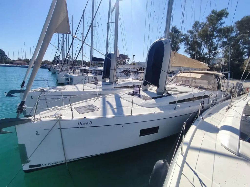Beneteau Oceanis 51.1 Pre-Owned Yacht for Sale in Greece - Boat Images