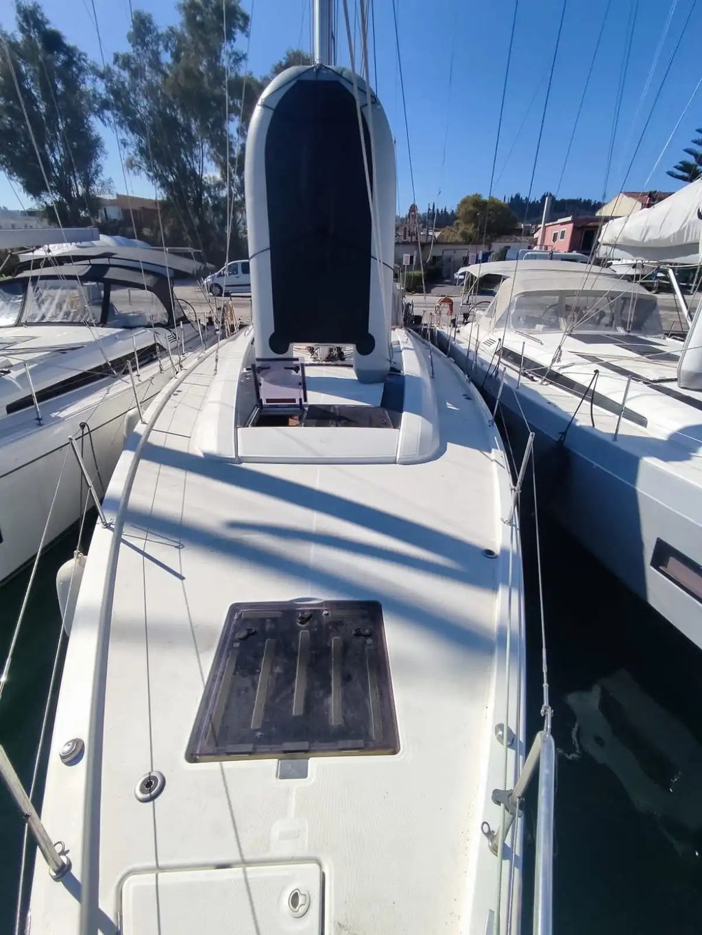 Beneteau Oceanis 51.1 Pre-Owned Yacht for Sale in Greece - Boat Images