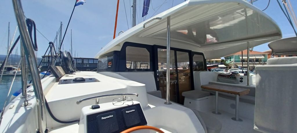 Axieros II – Excess 11 - Boat Images