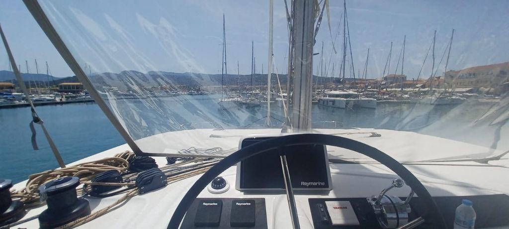 Dos Hermanos – Lagoon 46 - Boat Images