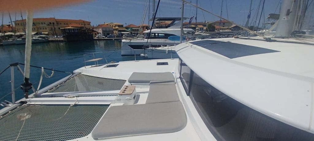 Dos Hermanos – Lagoon 46 - Boat Images