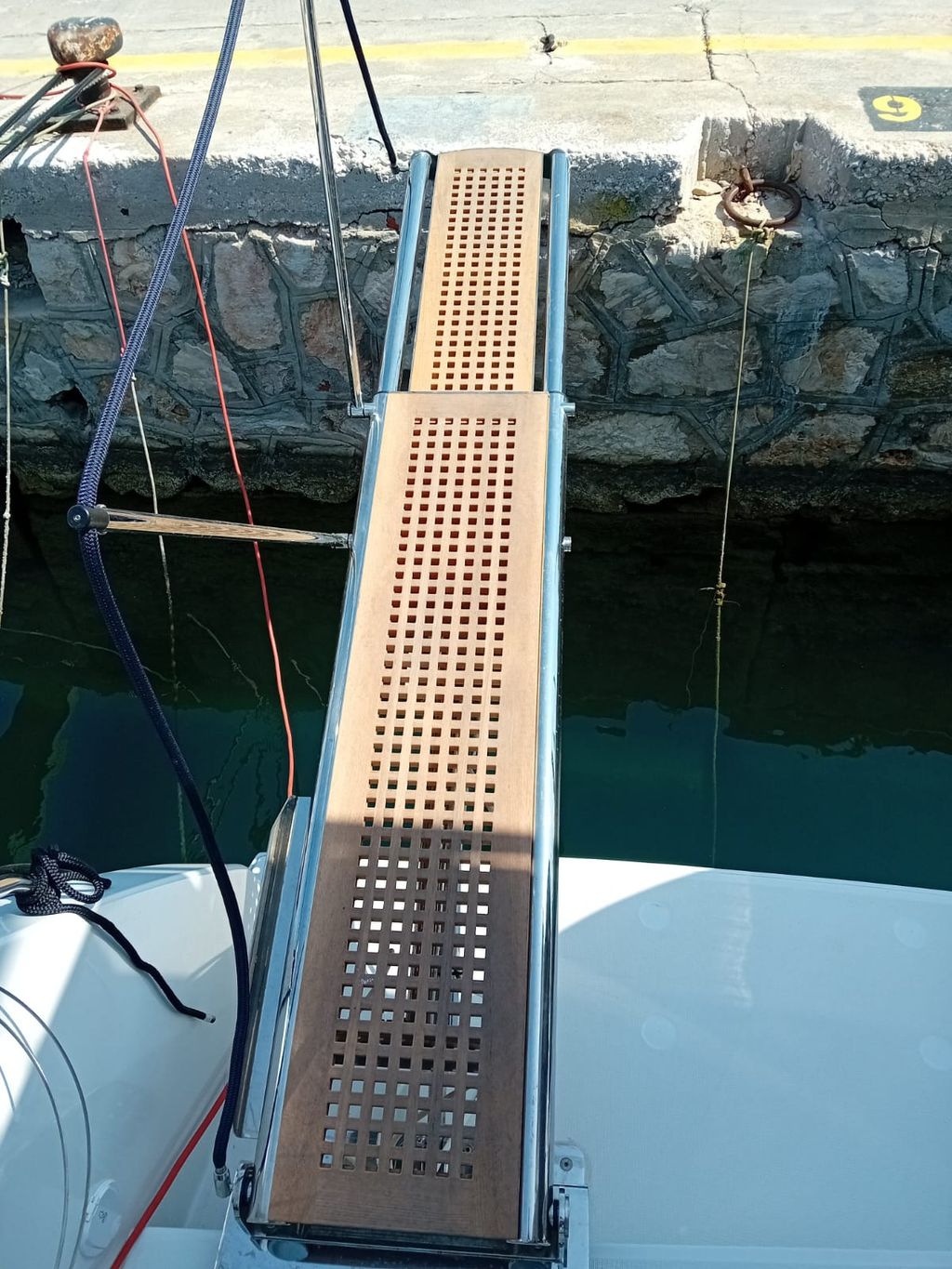 Ervis - Boat Images