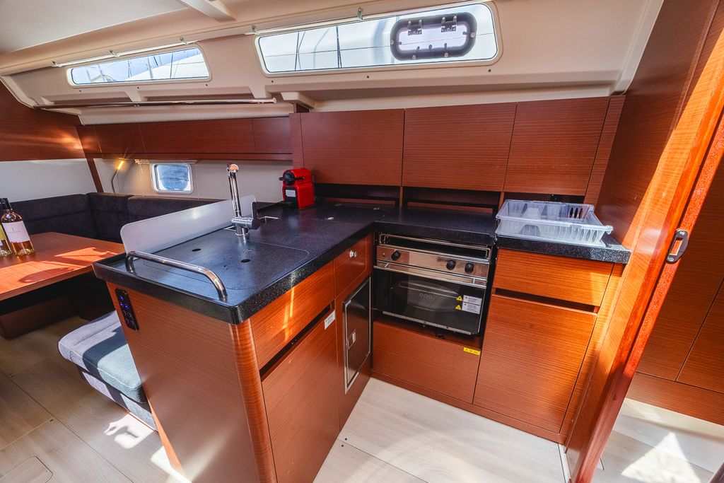 Dafne – Hanse 418 - Boat Images