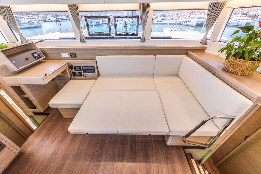 Deva – Lagoon 40 - Boat Images